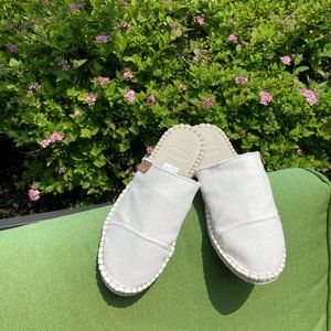 HAVAIANAS BEIGE CANVAS MULES/SLIDES  SIZE 6/W 5/M